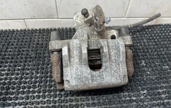 Volvo V40 Cross country Rear brake caliper 31341231