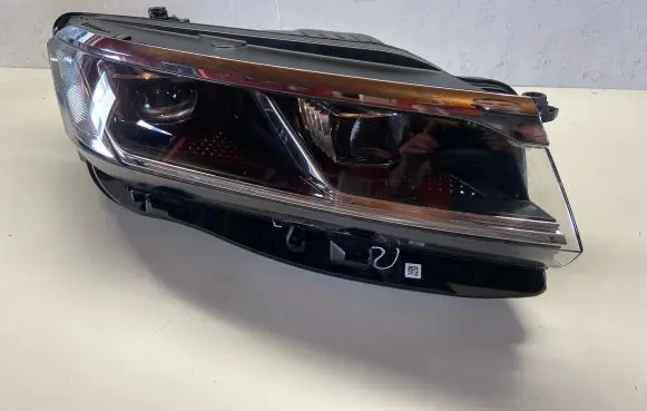 Volkswagen Touareg III Headlight/headlamp 761941036A 1EX01314302
