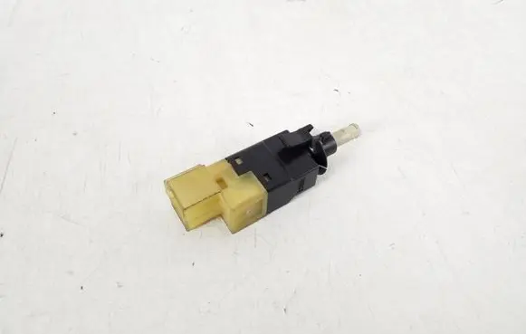 Mercedes-Benz CLS C219 Brake pedal sensor switch a0015456709