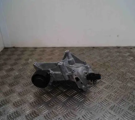 Mercedes-Benz C W205 Engine mounting bracket A6512340339