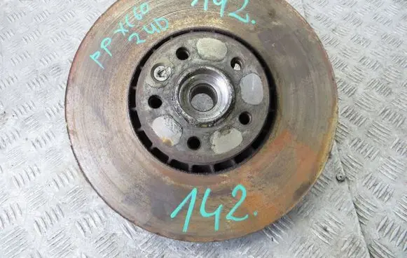 Volvo XC60 Front wheel hub spindle knuckle