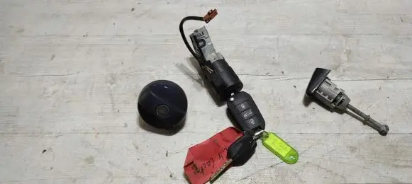 Citroen C4 Cactus Ignition lock 9663123380