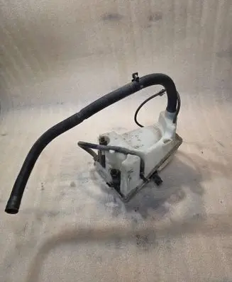 Audi A2 Windshield washer fluid reservoir/tank 8Z0955451