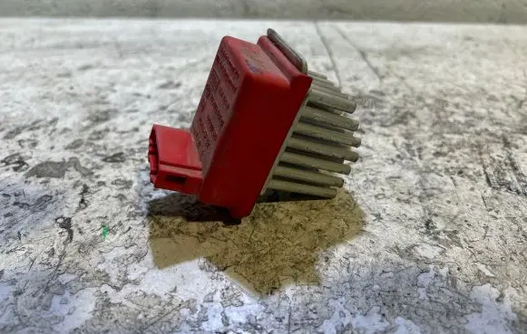 Audi TT Mk1 Heater blower motor/fan resistor 1J0907521 657364M 5DS00646701
