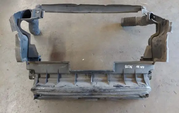 Mercedes-Benz ML W164 Intercooler air guide/duct channel A1645000116