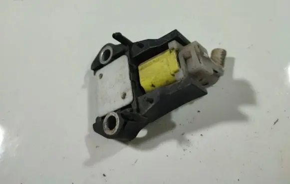 Toyota Yaris Airbag deployment crash/impact sensor 891730D020