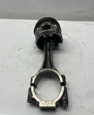 Audi A6 S6 C6 4F Piston with connecting rod