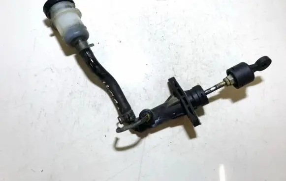 Hyundai Elantra Clutch master cylinder