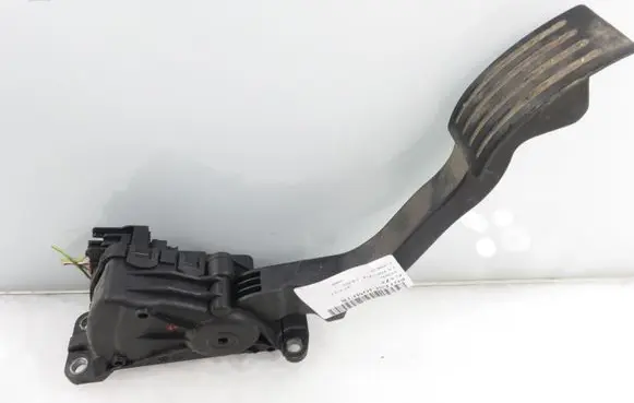 Ford Kuga I Accelerator throttle pedal 6PV00864136 3M519F836AH