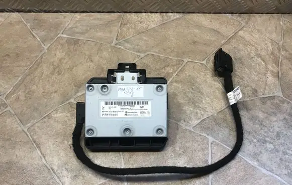 Mercedes-Benz C W204 HiFi Audio sound control unit A2219005903