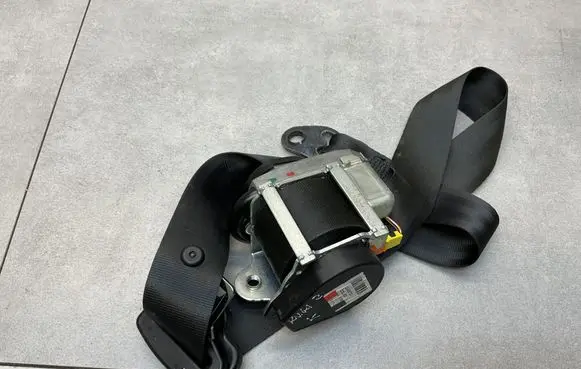 Ford Kuga II Front seatbelt 624436700