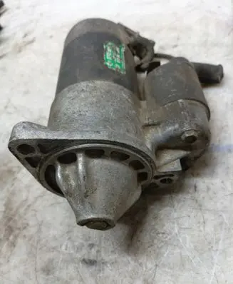 Nissan Sunny Starter motor 2330057M60