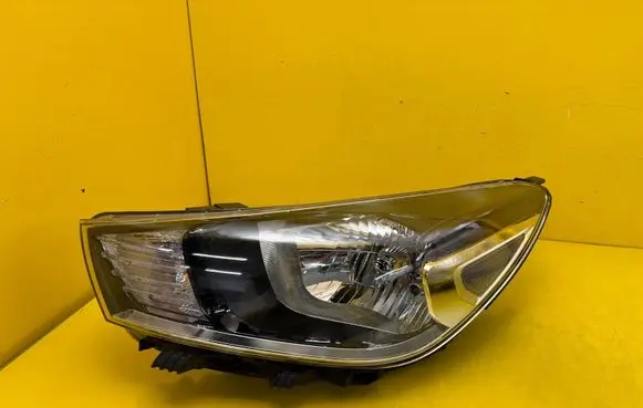 KIA Rio Headlight/headlamp 92101H8