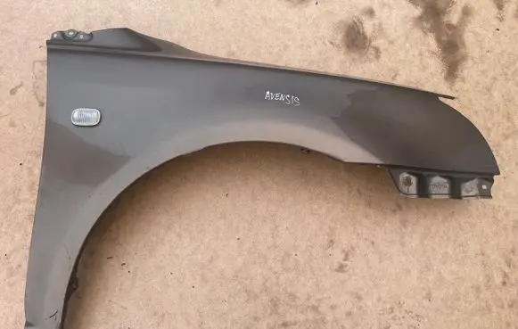 Toyota Avensis T250 Fender 