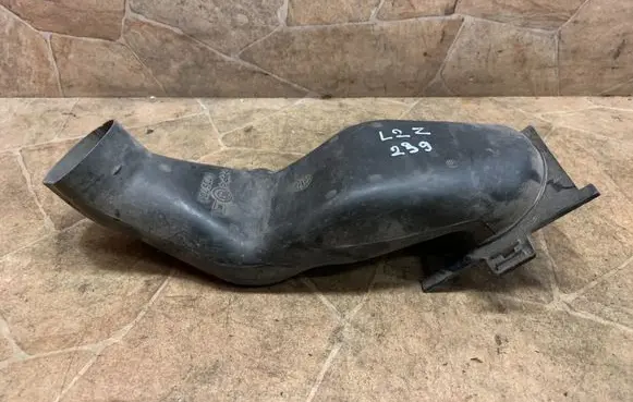 BMW 5 E34 Air intake duct part 1735708
