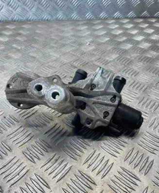 BMW 5 F10 F11 Coolant heater control valve 52188410 8577032 12614A