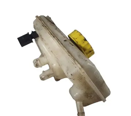 Brake fluid reservoir