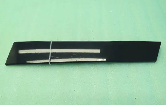 Audi Q7 4L Rear side glass trim 4L0853377Y9B
