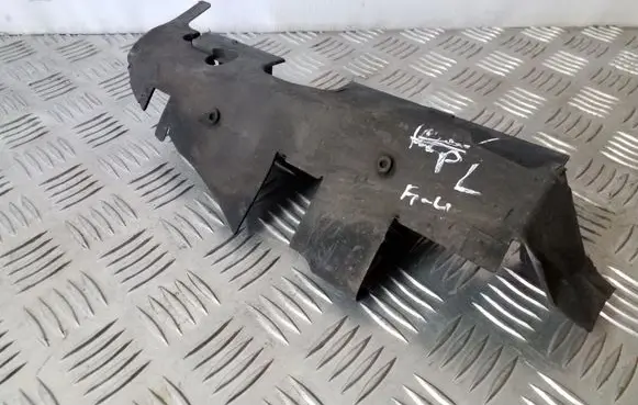 Audi A4 S4 B5 8D Intercooler air guide/duct channel 8D0121383B