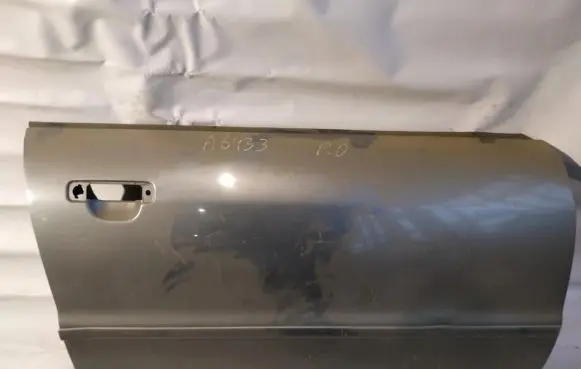 Audi A4 S4 B5 8D Front door pilkos