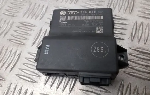Audi A6 S6 C6 4F Gateway control module 4F0907468M