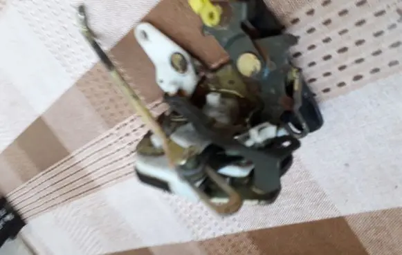 Hyundai Elantra Rear door lock
