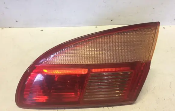 Toyota Avensis T220 Tailgate rear/tail lights 89022025