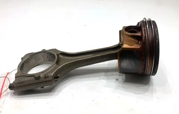 Volkswagen PASSAT B8 Piston with connecting rod 06LL