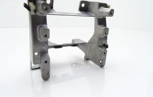 Volkswagen Touareg I Glove box frame 7L0863345