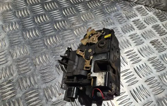 Seat Toledo II (1M) Rear door lock
