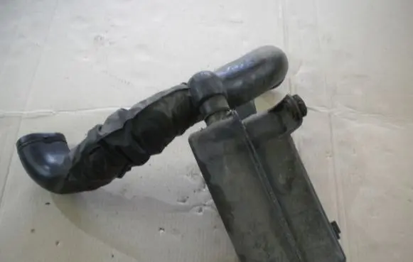 KIA Rio Intake resonator 