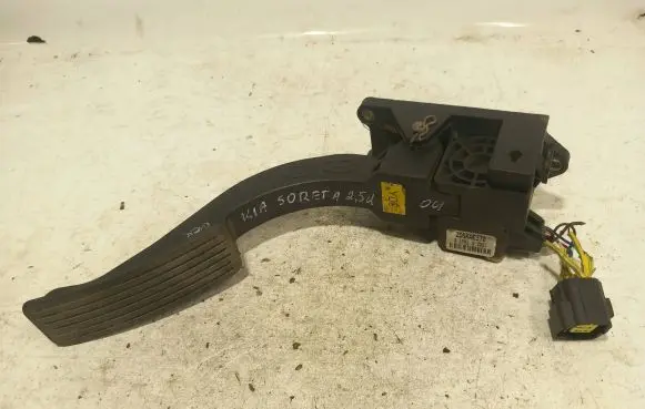 KIA Sorento Accelerator throttle pedal