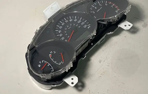 Subaru Forester SG Speedometer (instrument cluster) 85013SA310 0271024 NSS030R