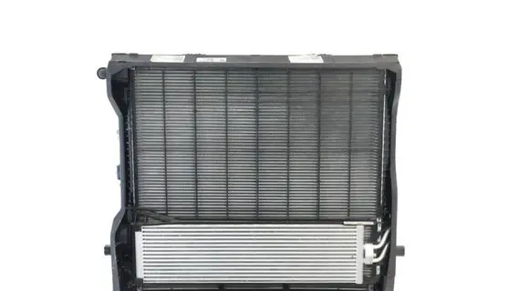 BMW X5 G05 Coolant radiator 5A5C817MWGK 5A5C817