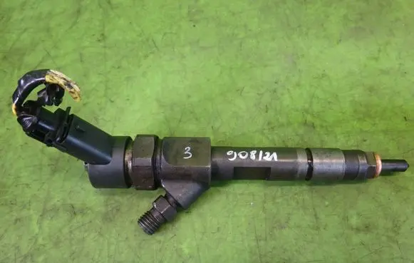 Nissan Primera Fuel injector 0445110110B