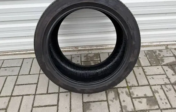 Porsche Taycan 9J1 R20 summer tire 