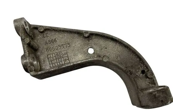 Engine mounting bracket