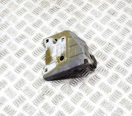 Jeep Cherokee Fender mounting bracket K68103412AB 68103412AB