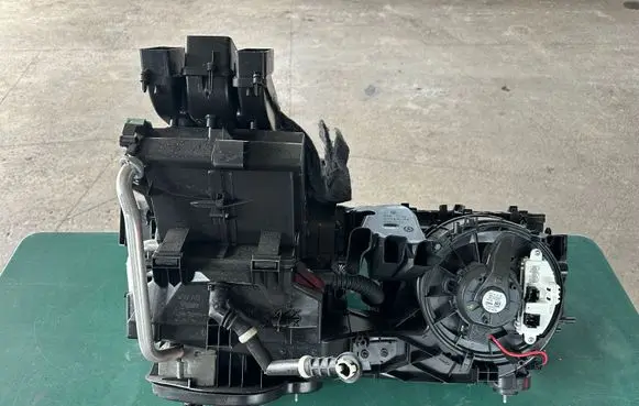 Volkswagen Golf Sportsvan Interior heater climate box assembly 5Q1820005AL T1016544A