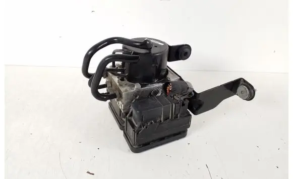 Volvo V40 ABS Pump 31400643