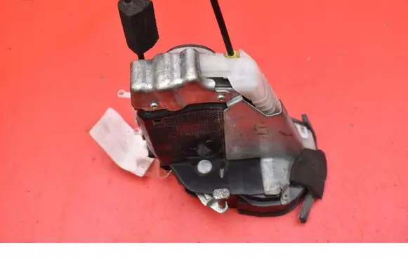 Toyota Prius (XW30) Rear door lock 