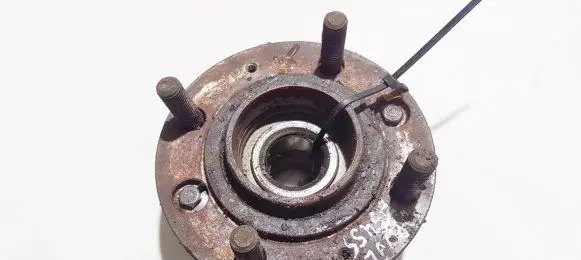 Volvo S40, V40 Rear wheel hub