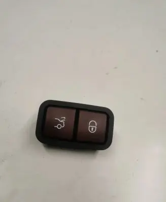 Mercedes-Benz C W205 Tailgate/boot open switch button 2208211479 32132101