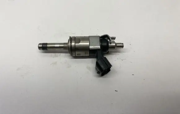 Ford Mustang VI Fuel injector JR3E9G929BA