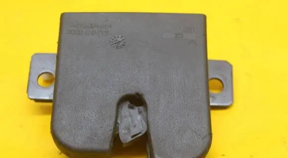 Loading door lock