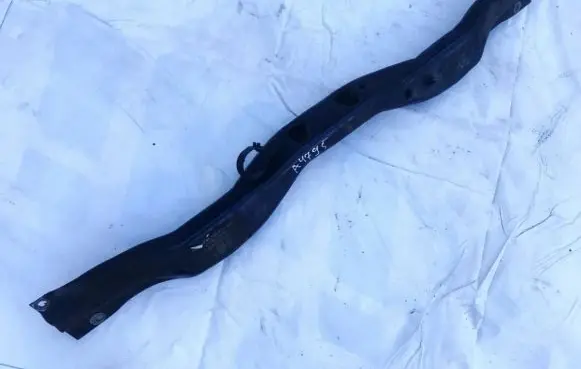 Chrysler Voyager Radiator support slam panel