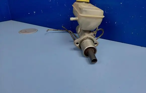 Ford Galaxy Master brake cylinder 7M1611303