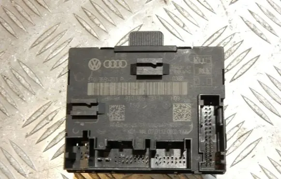 Audi A5 8T 8F Door control unit/module 8T0959793H 4428