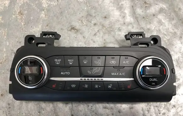 Ford Focus Climate control unit JX7T18C612HF JX7T-18C612-HF