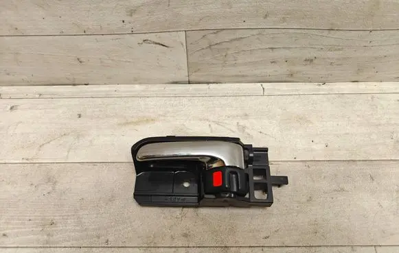 Toyota Corolla Verso E121 Front door interior handle 